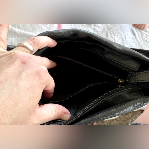 FOSSIL Vintage Black Pebbled Leather Shoulder - Picture 12 of 12